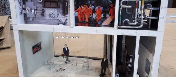 Макет, па якім выраблялі дэкарацыі да спектакля Талерантнасць - Sputnik Беларусь