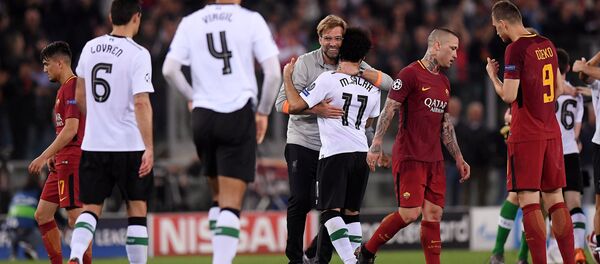 Тренер и футболисты Ливерпуля радуются выходу в финал Лиги чемпионов - Sputnik Беларусь