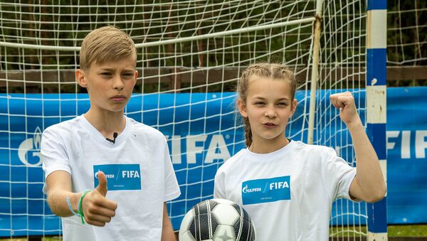 Белорусские участники международной детской социальной программы Футбол для дружбы - Sputnik Беларусь
