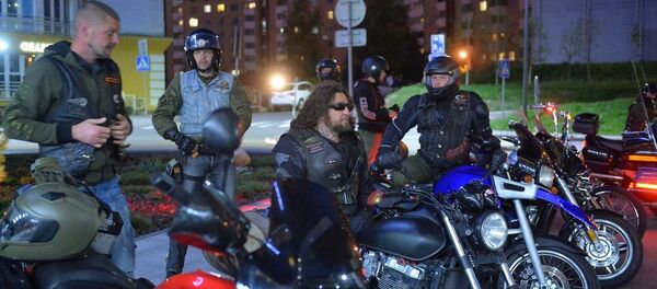 Ночные волки возле ТРЦ Galleria Minsk - Sputnik Беларусь