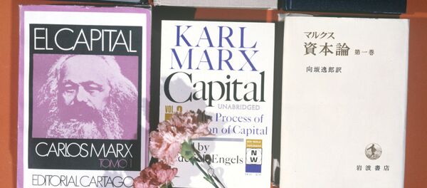 Обложки книг К.Маркса Капитал, изданных на разных языках мира. - Sputnik Беларусь