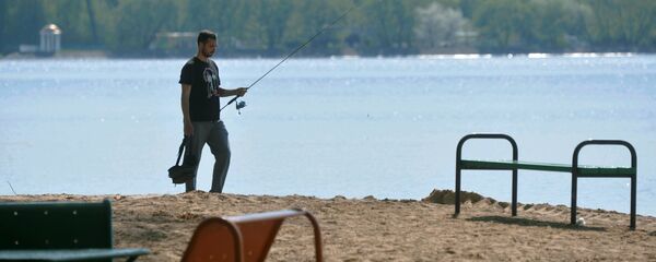 Рыбак на Минском море - Sputnik Беларусь