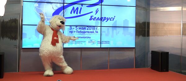 Sputnik представил на выставке СМИ в Беларуси передвижную радиостудию - Sputnik Беларусь