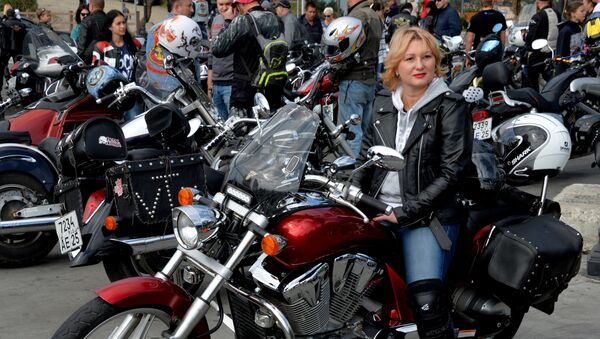 Женщина на мотоцикле - Sputnik Беларусь