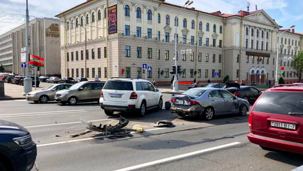 Три автомобиля пострадали в результате ДТП в Минске - Sputnik Беларусь