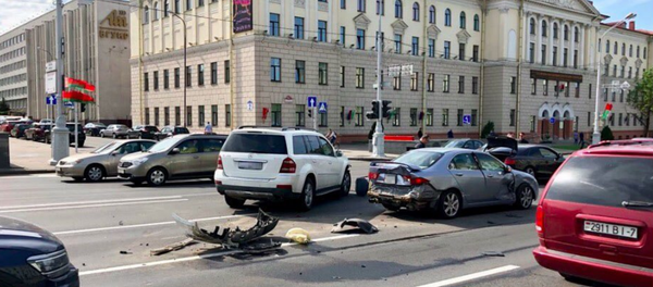 Три автомобиля пострадали в результате ДТП в Минске - Sputnik Беларусь