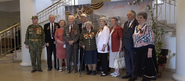 Госці святочнага прыёму ў Доме Масквы паўдзельнічалі ў акцыі Sputnik Госці святочнага прыёму ў Доме Масквы паўдзельнічалі ў акцыі Sputnik - Sputnik Беларусь