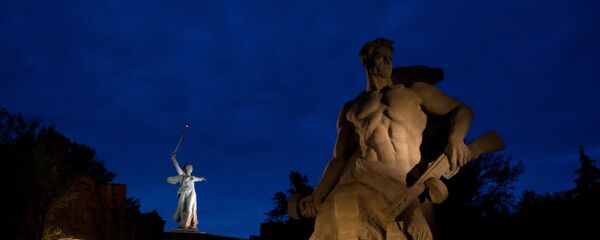 Памятник-ансамбль Героям Сталинградской битвы на Мамаевом кургане в Волгограде Памятник-ансамбль Героям Сталинградской битвы на Мамаевом кургане в Волгограде - Sputnik Беларусь
