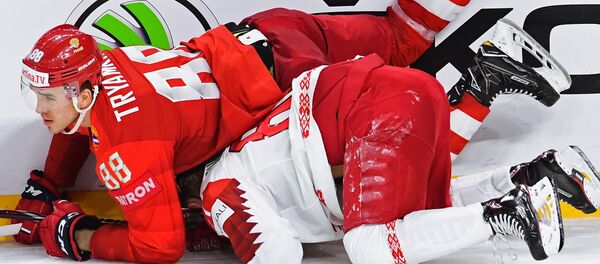 Момент матча между сборными Беларуси и России - Sputnik Беларусь