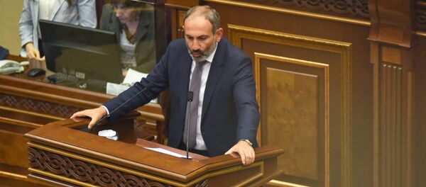 Кандидат в премьер-министры Армении Никол Пашинян в Национальном Собрании Армении (8 мая 2018). Еревaн - Sputnik Беларусь