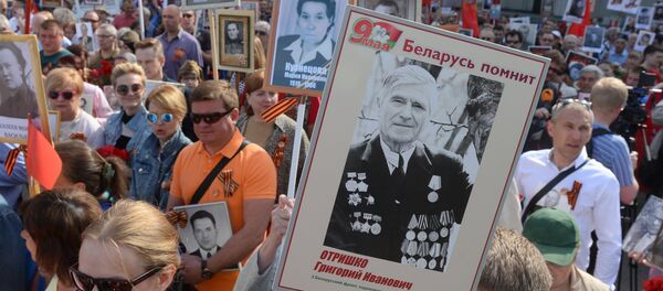 Акция Бессмертный полк проходит в Минске - Sputnik Беларусь