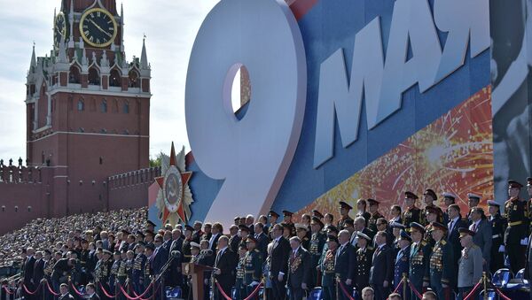 Владимир Путин выступает на военном параде в честь 73-й годовщины Победы в Великой Отечественной войне - Sputnik Беларусь
