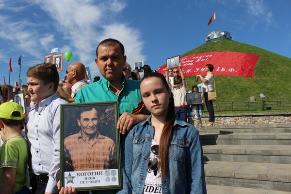 Внуки и правнуки 9 Мая вспоминают подвиг Якова Когогина - Sputnik Беларусь