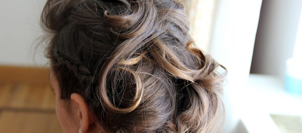 Прическа на выпускной. Шаг 4 - Sputnik Беларусь