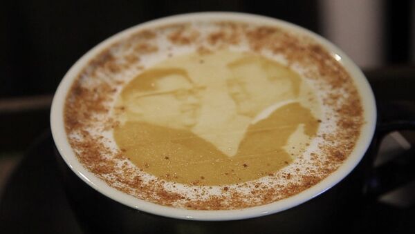 Кофе с изображением лидеров Корей появилось в одной из кофеен Кореи - Sputnik Беларусь
