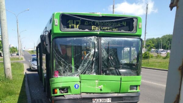 Столкновение автобуса и грузовика в Минске - Sputnik Беларусь