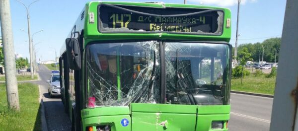 Столкновение автобуса и грузовика в Минске - Sputnik Беларусь