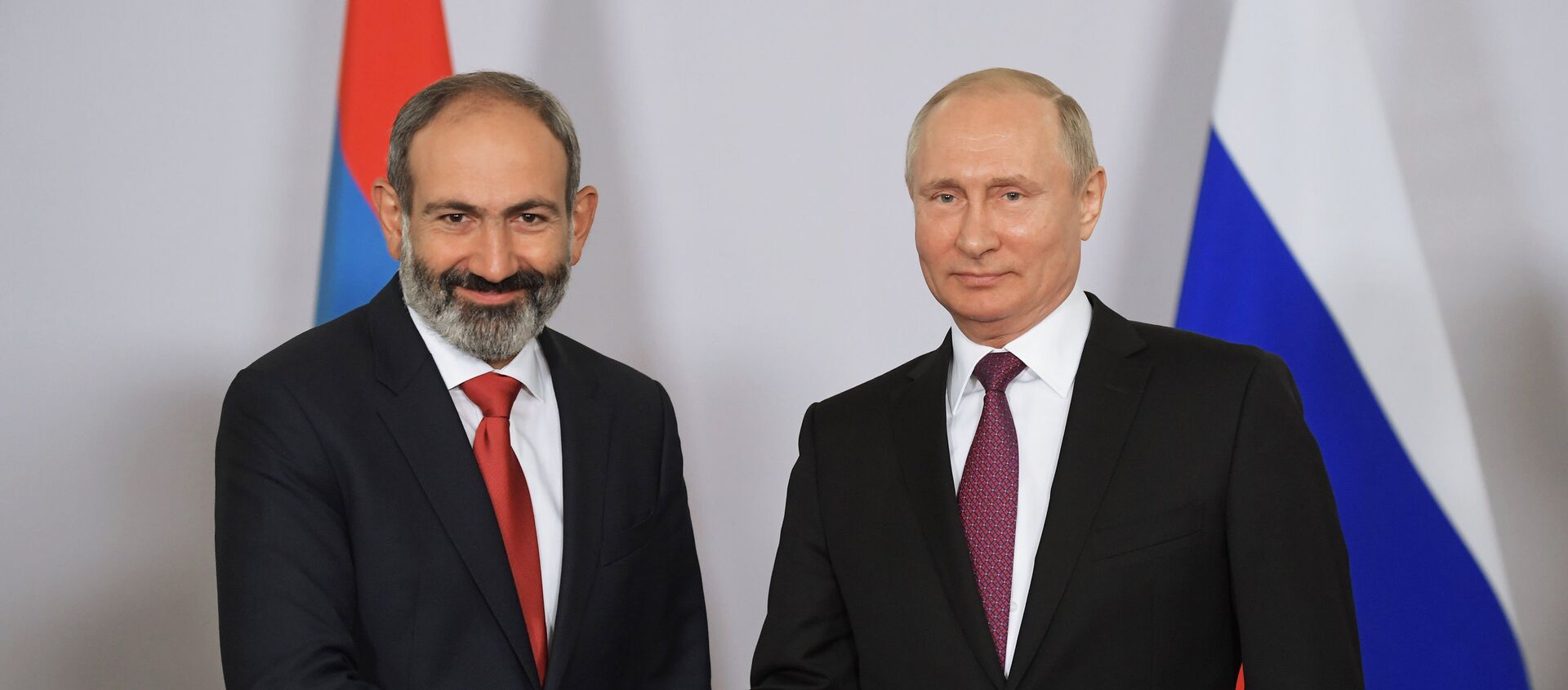 Президент РФ Владимир Путин и премьер-министр Армении Никол Пашинян - Sputnik Беларусь, 1920, 14.05.2021
