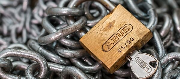 Цепь и замок, архивное фото - Sputnik Беларусь