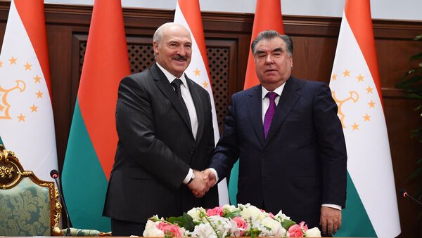 лидеры Беларуси и Таджикистана Александр Лукашенко и Эмомали Рахмон - Sputnik Беларусь