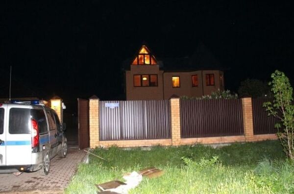 Дом по улице Луговой деревни Сажино Конаковского района Тверской области, в котором 14-летний подросток убил приемную мать и бабушку - Sputnik Беларусь