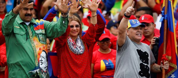 Футболист Диего Марадона поддерживает на выборах в Венесуэле Николаса Мадуро - Sputnik Беларусь