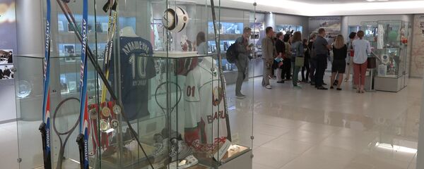 Теннисные кеды Лукашенко и архивное фото Домрачевой показали в НОК - Sputnik Беларусь