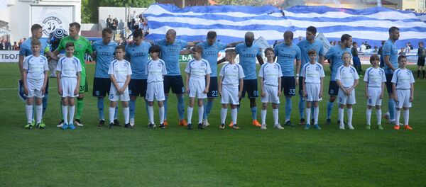 Игроки ФК Динамо-Брест перед матчем с БАТЭ - Sputnik Беларусь