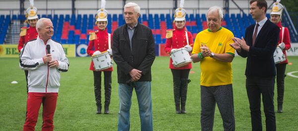 Посол Словакии в РБ господин Йозеф Мигаш (слева), посол России в РБ Александр Суриков (в центре), посол Бразилии в РБ господин Пауло Антонио Перейра Пинто (справа) - Sputnik Беларусь