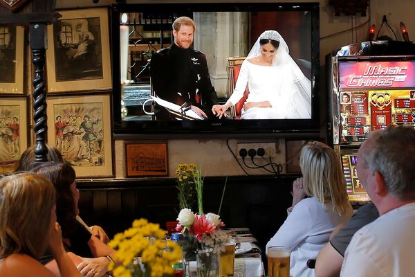 За свадьбой принца Гарри и Меган Маркл наблюдали в прямом эфире во всем мире. - Sputnik Беларусь