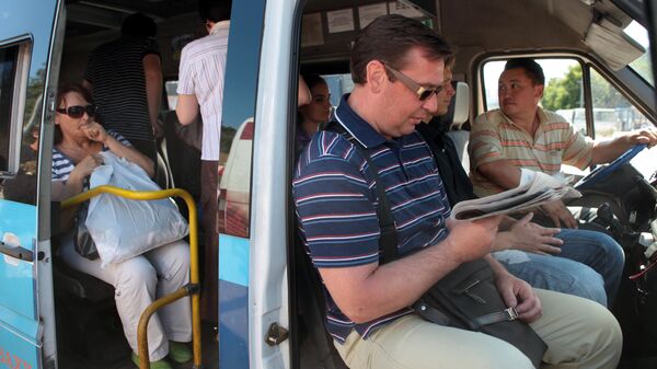 Пассажиры маршрутки, архивное фото - Sputnik Беларусь