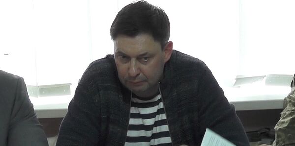 Кіраўнік партала РІА Новости Украина Кірыл Вышынскі ў Херсонскім зале суда Кіраўнік партала РІА Новости Украина Кірыл Вышынскі ў Херсонскім зале суда - Sputnik Беларусь