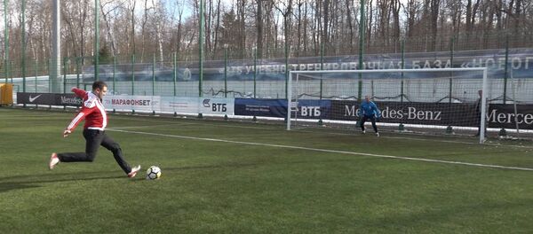 Победный пенальти в ворота Романа Березовского - Sputnik Беларусь