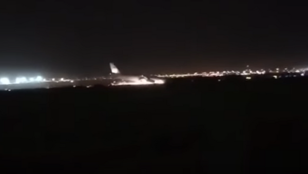 Пассажирский самолет сел без шасси в Саудовской Аравии - Sputnik Беларусь