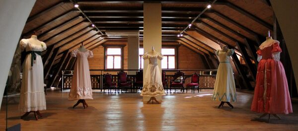 На працягу ўсяго ХІХ веку сукенкі мяккія, бескаркасныя - Sputnik Беларусь