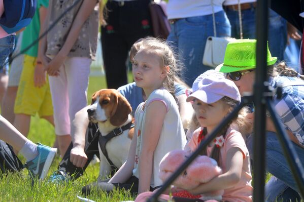 Традиционно на выставке было много детей - тех, кто, наверное, любит собак больше всех. - Sputnik Беларусь