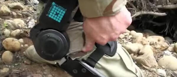 Испытания американского экзоскелета для ног - Sputnik Беларусь