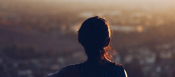 Силуэт девушки, архивное фото Силуэт девушки, архивное фото - Sputnik Беларусь