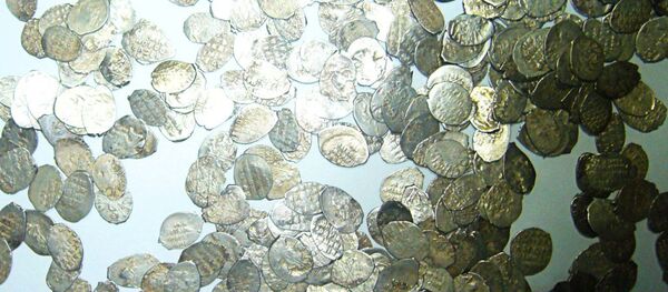 Старинные монеты, изъятые гомельскими таможенниками у гражданки РФ - Sputnik Беларусь