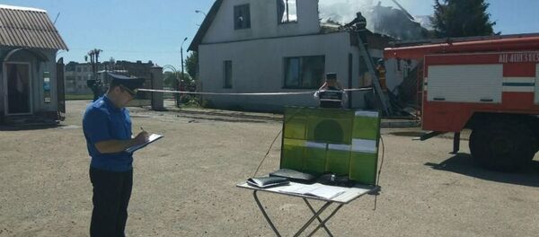 Работа следователей в Миорах, где чуть не сгорел ФОК Работа следователей в Миорах, где чуть не сгорел ФОК - Sputnik Беларусь