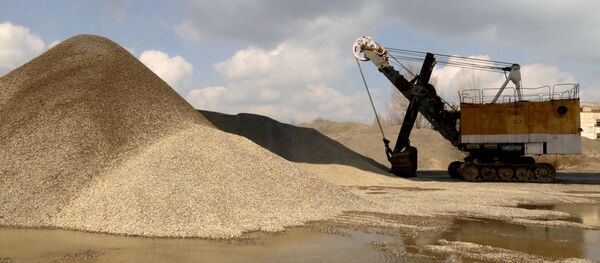 Погрузка известняка - Sputnik Беларусь