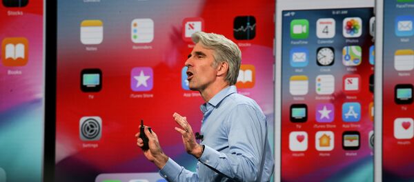 Старший вице-президент Apple Крейг Федериги во время презентации iOS 12 в Сан-Хосе - Sputnik Беларусь