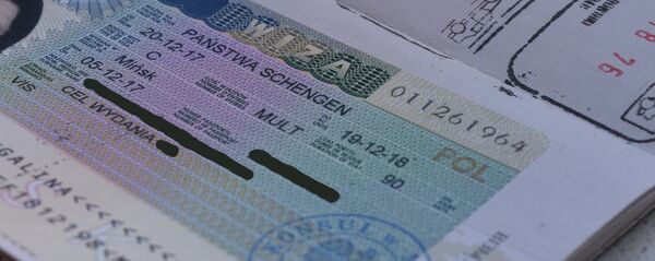 Беларускі дэпутат: ЕС трэба ставіць пытанне аб адмене віз для беларусаў Беларускі дэпутат: ЕС трэба ставіць пытанне аб адмене віз для беларусаў - Sputnik Беларусь
