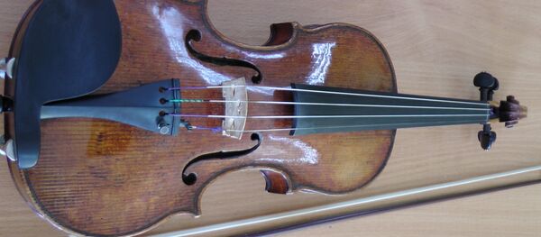 Параўнайце гучанне скрыпкі Гварнеры і звычайнай - Sputnik Беларусь