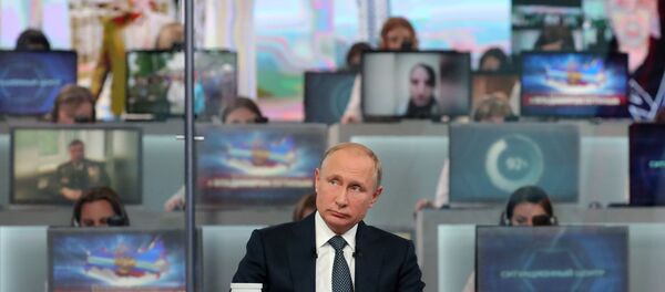 Прямая линия с президентом России Владимиром Путиным - Sputnik Беларусь
