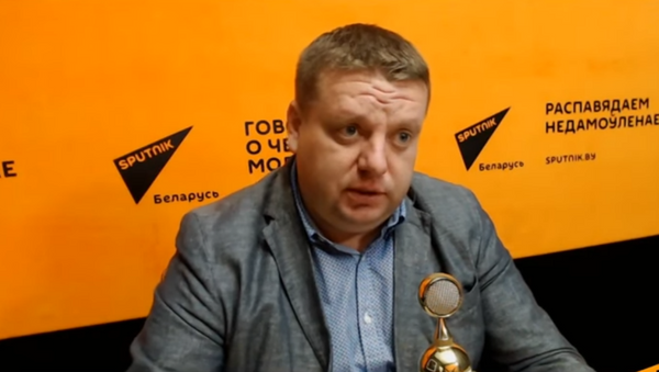 Казаков: новый спор о молоке, задержания за взятки и прямая линия Путина - Sputnik Беларусь