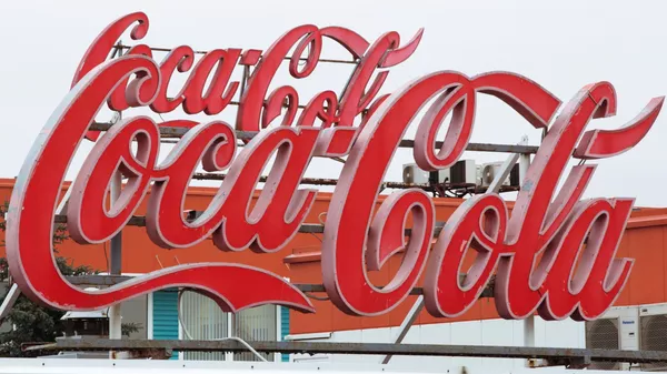 Логотип Coca-Cola - Sputnik Беларусь