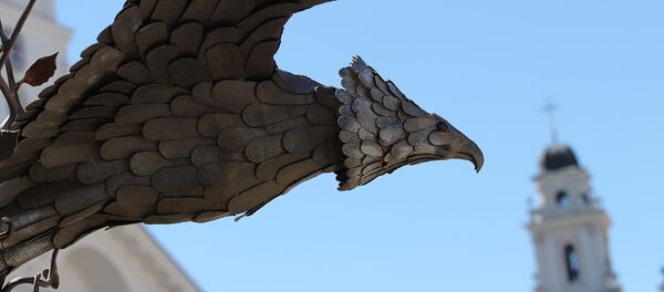 Скульптура в Минске на площади Свободы - Sputnik Беларусь