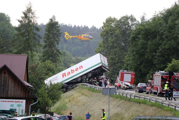 В результате спасательной операции 34 человека были доставлены в больницу - Sputnik Беларусь