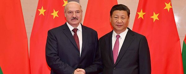 Прэзідэнт Беларусі Аляксандр Лукашэнка і старшыня КНР Сі Цзіньпін Прэзідэнт Беларусі Аляксандр Лукашэнка і старшыня КНР Сі Цзіньпін - Sputnik Беларусь